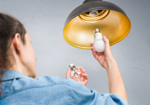Cost of Light Bulb Replacement in Beaumont
