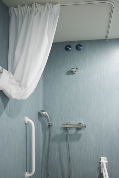 Cost of Shower Rail Installation in Beaumont