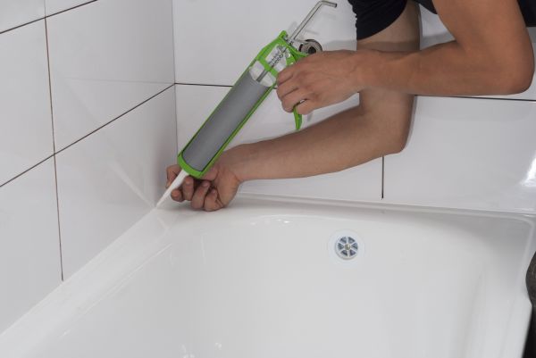 Cost of Tub Recaulking in Beaumont