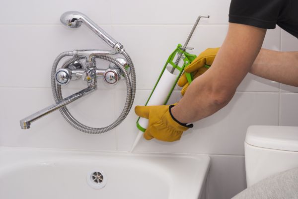 Bathtub Caulking in Beaumont