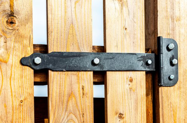 Gate Hinge Repair in Beaumont