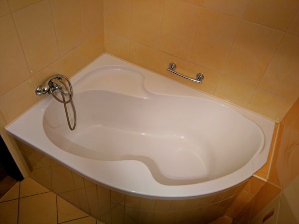 Cost of Tub Handrail Installation in Beaumont